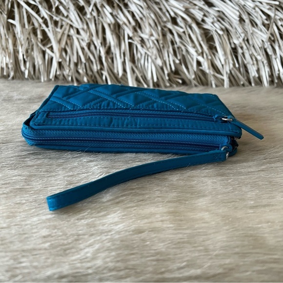 VERA BRADLEY Bahama Bay Blue Grab And Go Wristlet Microfiber Clutch Lippies - Picture 10 of 12